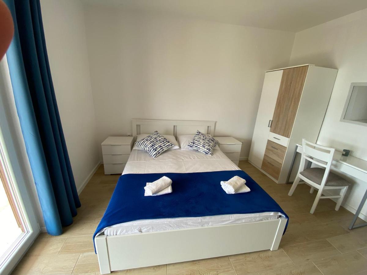 Apartmani Solis スヴェティ・ペタル エクステリア 写真