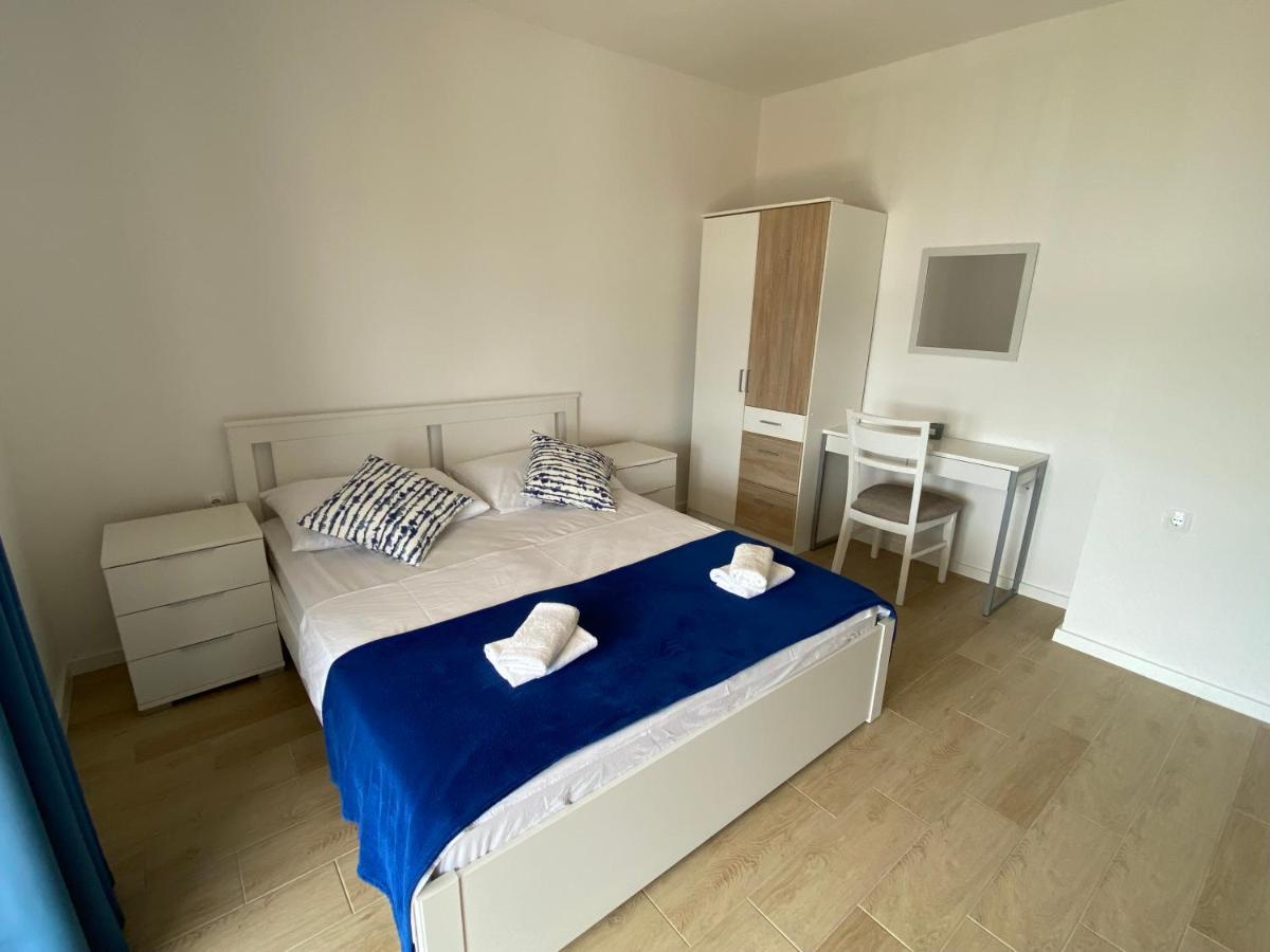 Apartmani Solis スヴェティ・ペタル エクステリア 写真