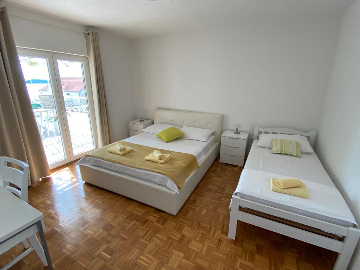 Apartmani Solis スヴェティ・ペタル エクステリア 写真