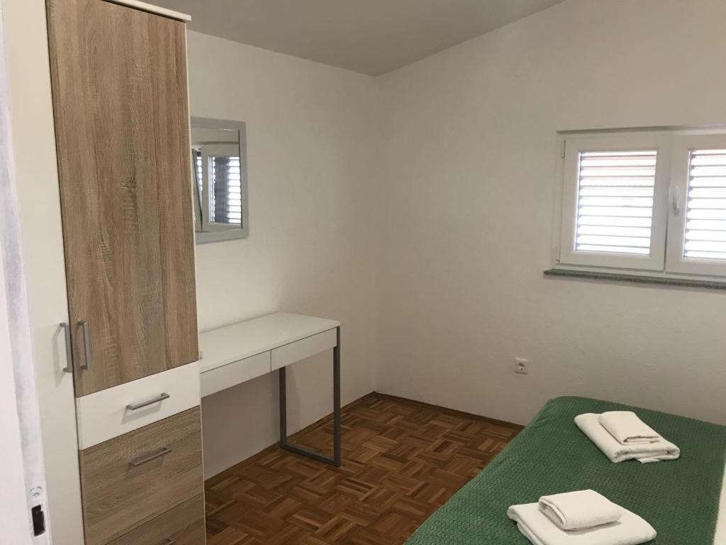 Apartmani Solis スヴェティ・ペタル エクステリア 写真