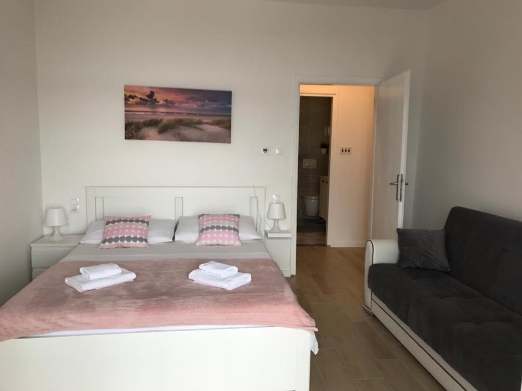 Apartmani Solis スヴェティ・ペタル エクステリア 写真